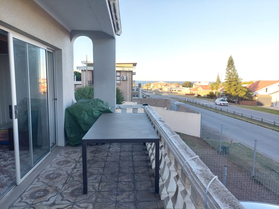 3 Bedroom Property for Sale in Hartenbos Central Western Cape